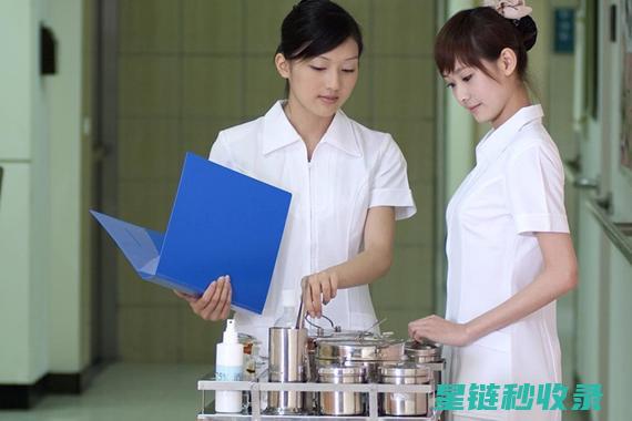 日常护理与深度清洁：布艺沙发的全面清洁攻略 (日常护理的意思)