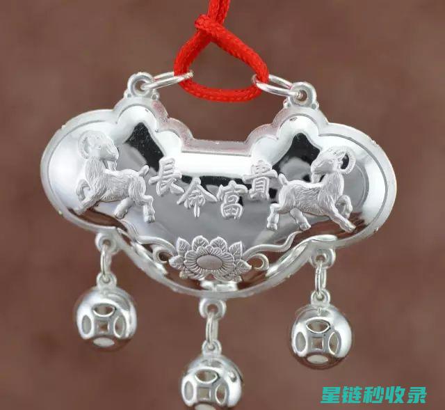 银饰变暗沉？试试这个超简单的清洁方法 (银饰变暗了怎么办)