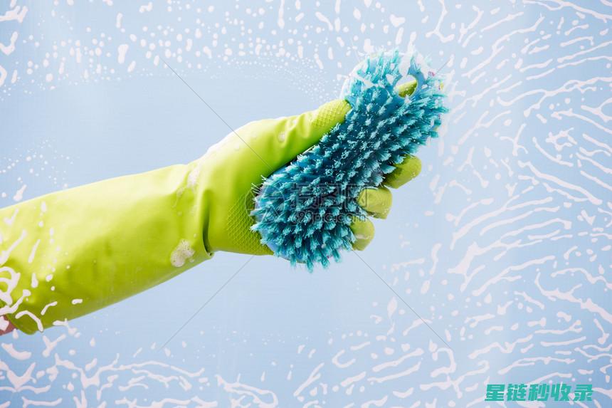 清洁保温杯的小秘密：为什么热水比冷水更有效？ (清洁保温杯的妙招)